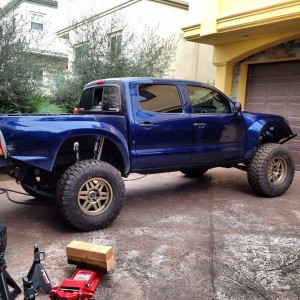 Stealth Custom Series stealth 6's installed on 35s!