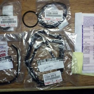 5 misc oil seals. 1st gen taco, 1999 5VZ-FE motor. $10