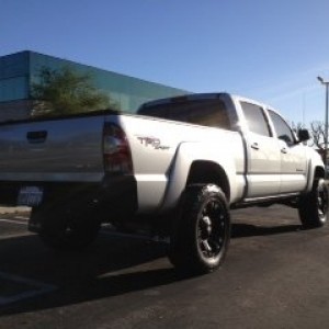 18" KMC MONSTER XD WHEELS AND TIRES