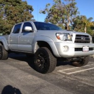 18" KMC MONSTER XD WHEELS AND TIRES