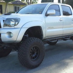 37x12.50x17 nitto trail grapplers and method race wheels