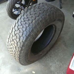 25$ local pick up 265/70/r16 BFG Rugged terrain A/T never used