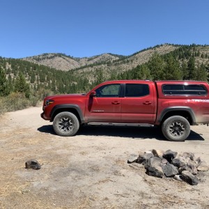 Tacoma_stock_with_canopy
