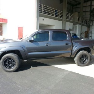 Wow these look amazing even on stock tires! Next step is some 265/70 r