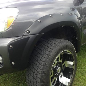 3" ready lift with new Diamo D-17 wheels and fender flares