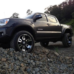 3" ready lift with new Diamo D-17 wheels and fender flares