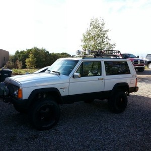 My new expedition rig 92 jeep just put a 4.5 lift on and droped a 350 in it