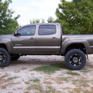 BDS 6" body lift, XD Spy 18x9, Nitto Grappler LT295/70R18