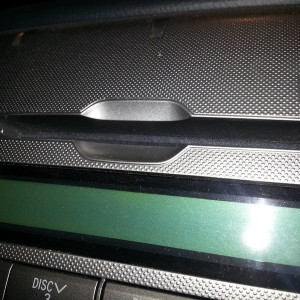CD slot phone mount