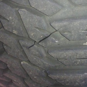 Tire crack