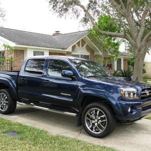 2008 Tacoma TRD Sports (side view)