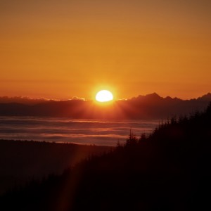 Sunrise Over The Cascades_Wallpaper