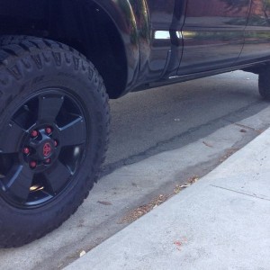 Painted my wheels and some badges this weekend.