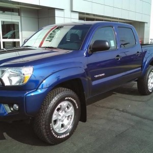 2014 Blue Ribbon Metalic Tacoma TRD offroad V6
