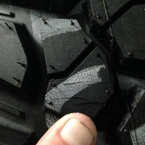 Sipes are hard to see but is sliced every 1/4" or so around.