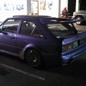 Purple escort, full bodykit (cracked to shit of course), sharting oil out t