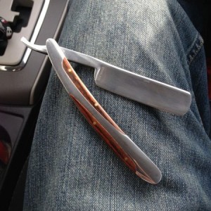 Finally got me an actual straight razor. Been using one with replaceable ca