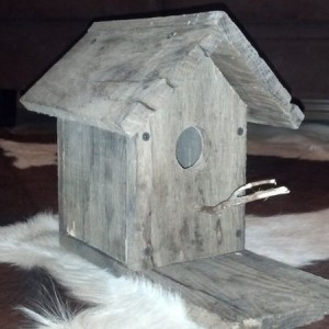 Pallet birdhouse.