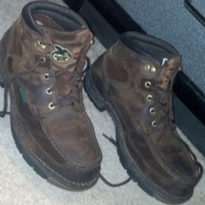 My Gawga werk boots!!