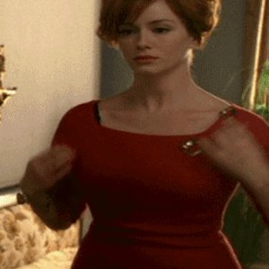 christina-hendricks-bounce-tastic-animated-gifs-11