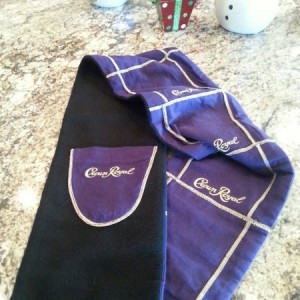 Crown scarf