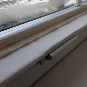 Pos windows have frost on the inside.