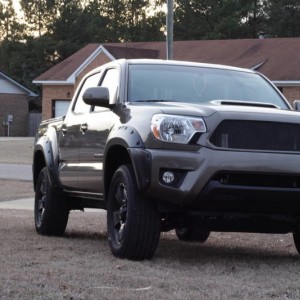 mesh grill/bushwacker fender flares
