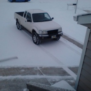ZOMG! A whole inch of snow. I should call off work for the rest of the week