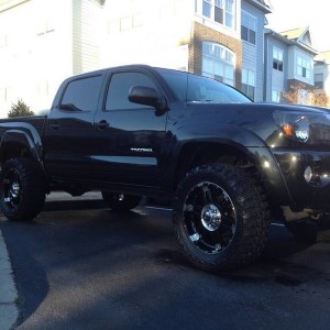 05 Prerunner 3" lift with 33x12.50