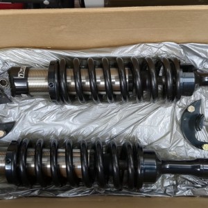 Fabtech DirtLogic 2.5 Stainless Steel front coilover shocks FTS26076