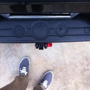 Hitch mount recovery shackle
