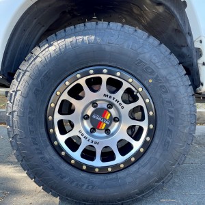 Method Racing MR305 NV, Toyo Open Contry AT3 285/70/17