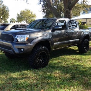 Tacoma_Side_view_