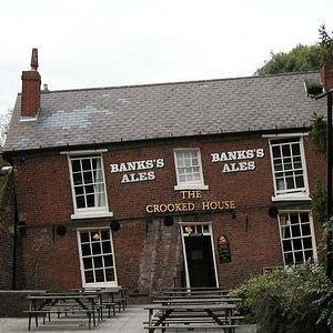Crooked_house_dudley