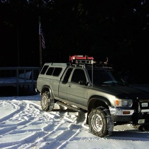 '89 Toyota Pick-up (chained)