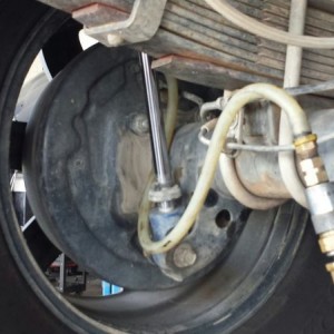 Performing my own brake fluid flush service :cool: