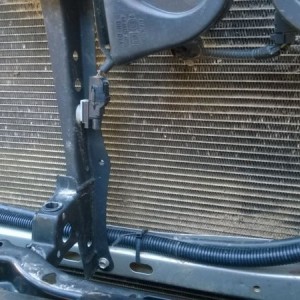 Then with the radiator removed I was able to clean the cake off the AC cond