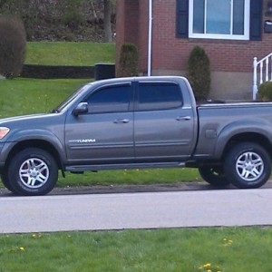 My buddies Tundra. Super clean.