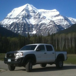 Mt_Robson_Truck