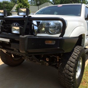 Mounted some old school 5x7 100 wt lights along with a new LED bar