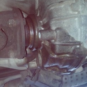front_output_shaft_leak
