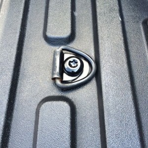 Few days ago I posted how to get rid of rusty bed bolts. I used a wire brus