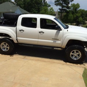 Downsized from 35's to 33's.