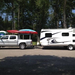 camper, kayaks