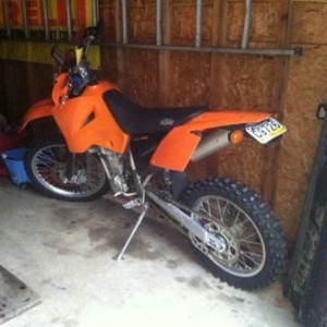 Here is the one my friend just picked up. It's a 2004 450.