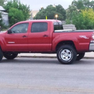 2010 Tacoma 3' Lift 265/75r16 Double Cab Red