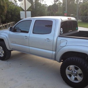 05 tacoma leveled on 33s