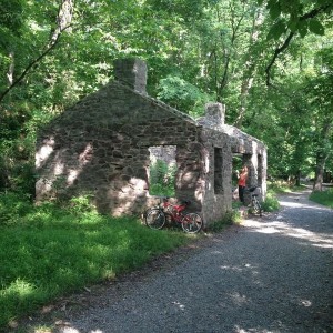 Abandoned stone building in Valley Forge State Park.