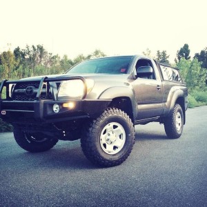 2011 Tacoma Reg Cab 2.7 4x4 / Overland