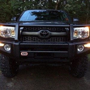 2011 Tacoma Reg Cab 2.7 4x4 / Overland